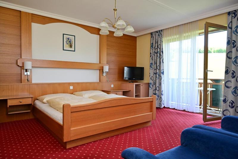 Ferienhotel Hofer Superior Strass im Attergau Luaran gambar