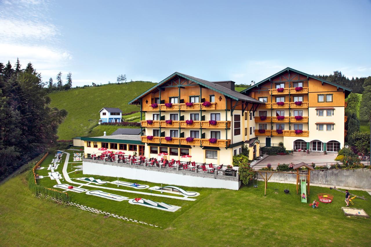 Ferienhotel Hofer Superior Strass im Attergau Luaran gambar